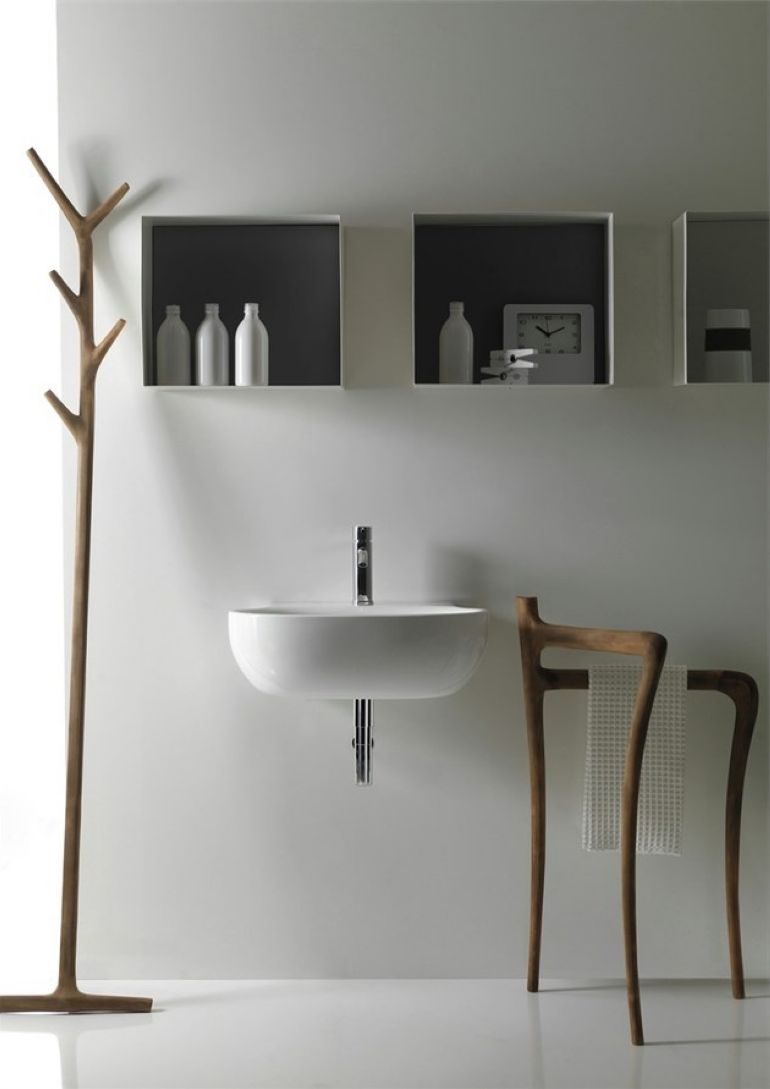 Leseno kopalniško pohištvo naravnih oblik (slika 3)
