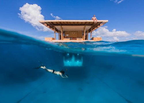 Plavajoči hotel s podvodnim apartmajem